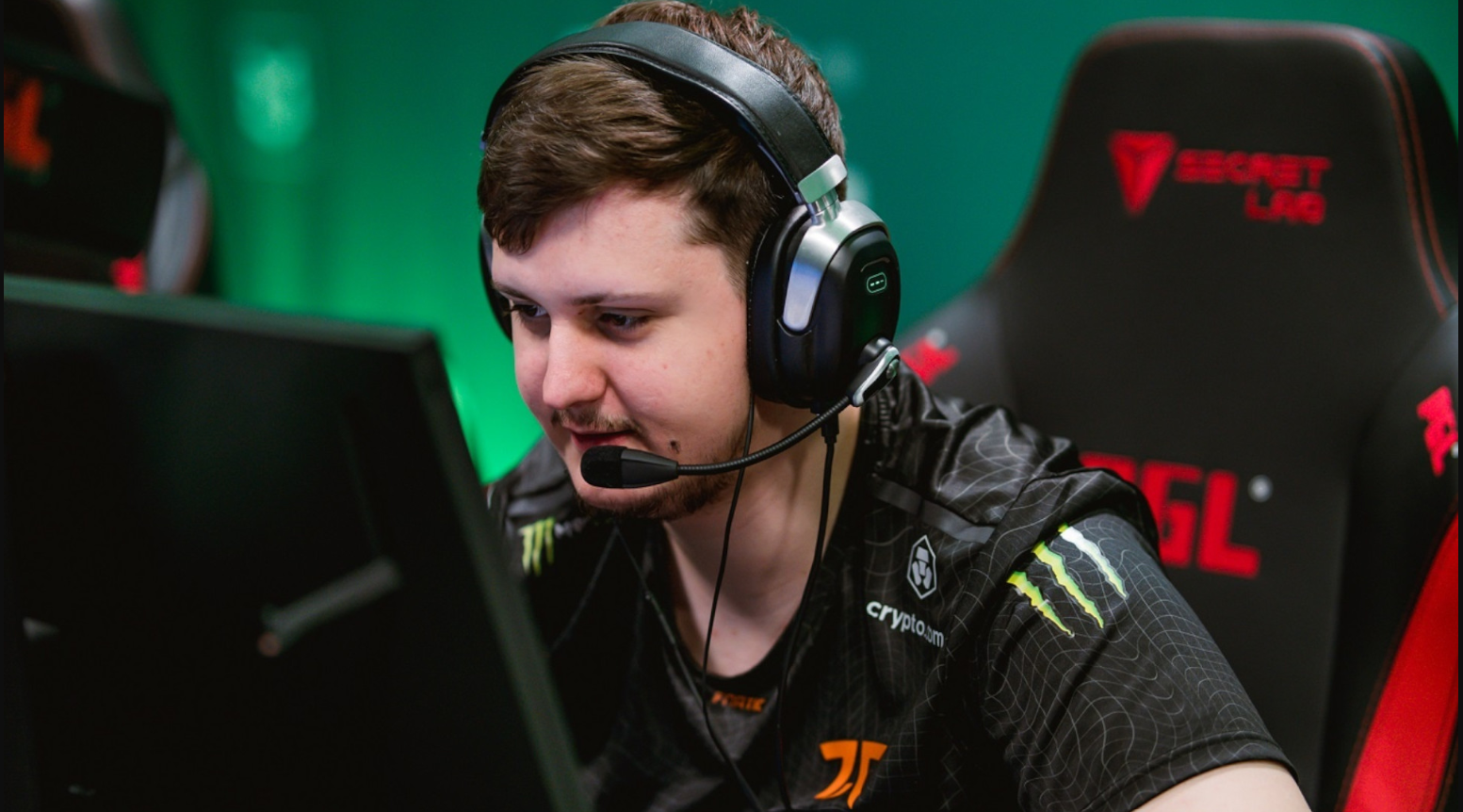 Mezii Just Got a Crown on X and No Other Esports Player Has Ever Done This